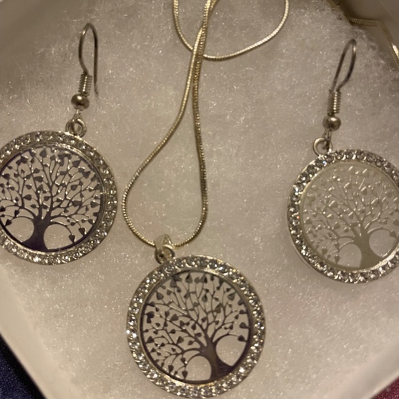 Tree of life pendant and earrings set - Picture 2 of 2